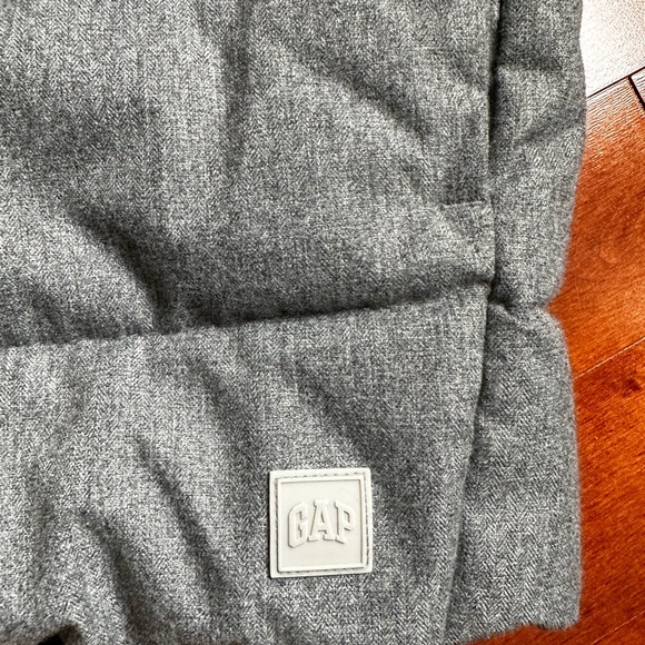 GAP kids gray puffer vest EUC (xl) - Picture 3 of 6